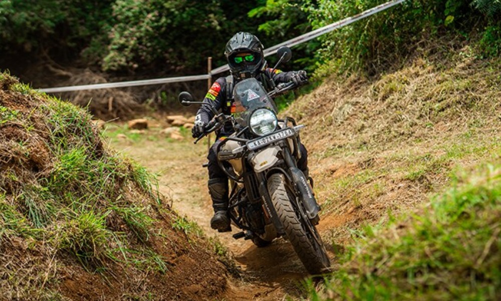 Royal Enfield Himalayan Base Camp Ladakh carandbike 1