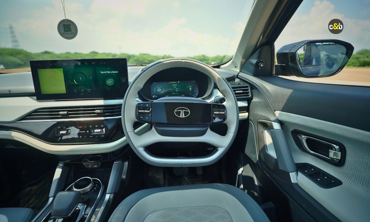 Tata Harrier ev image 18