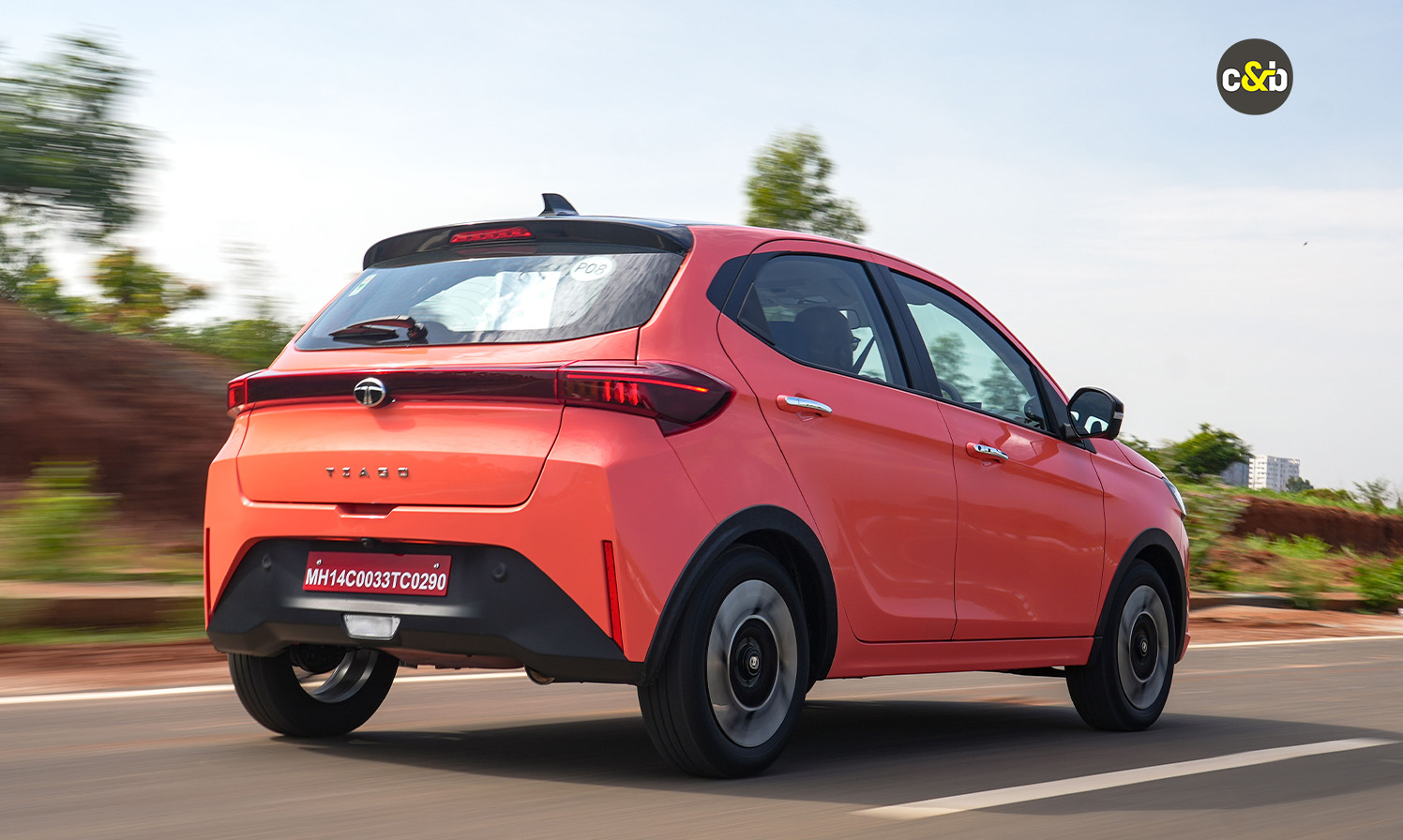 Tata Tiago Petrol web 11