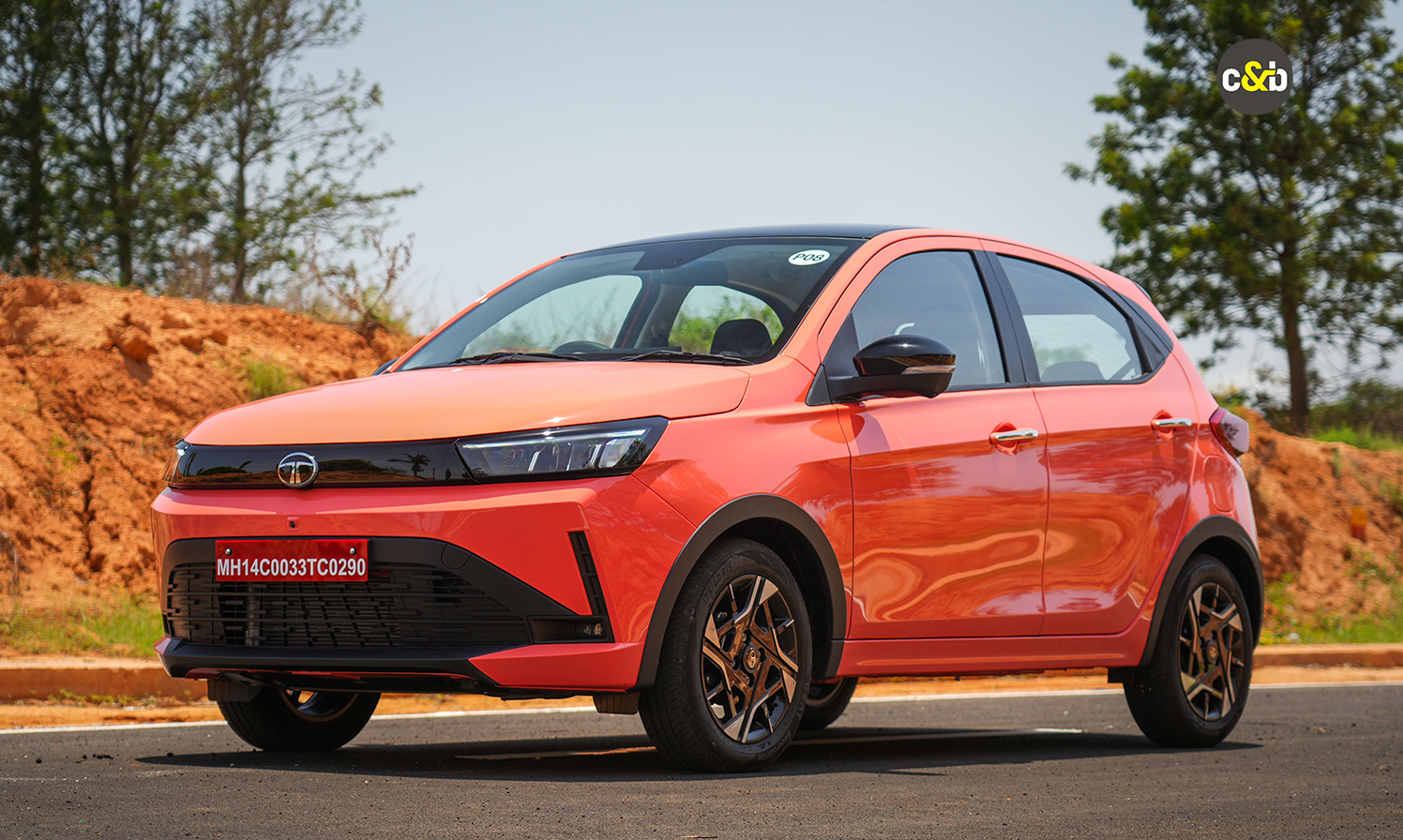 Tata Tiago Petrol web 15