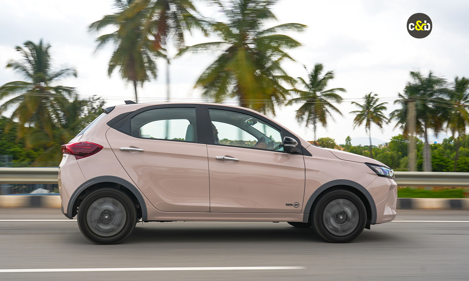 Tata Tiago ev web 17