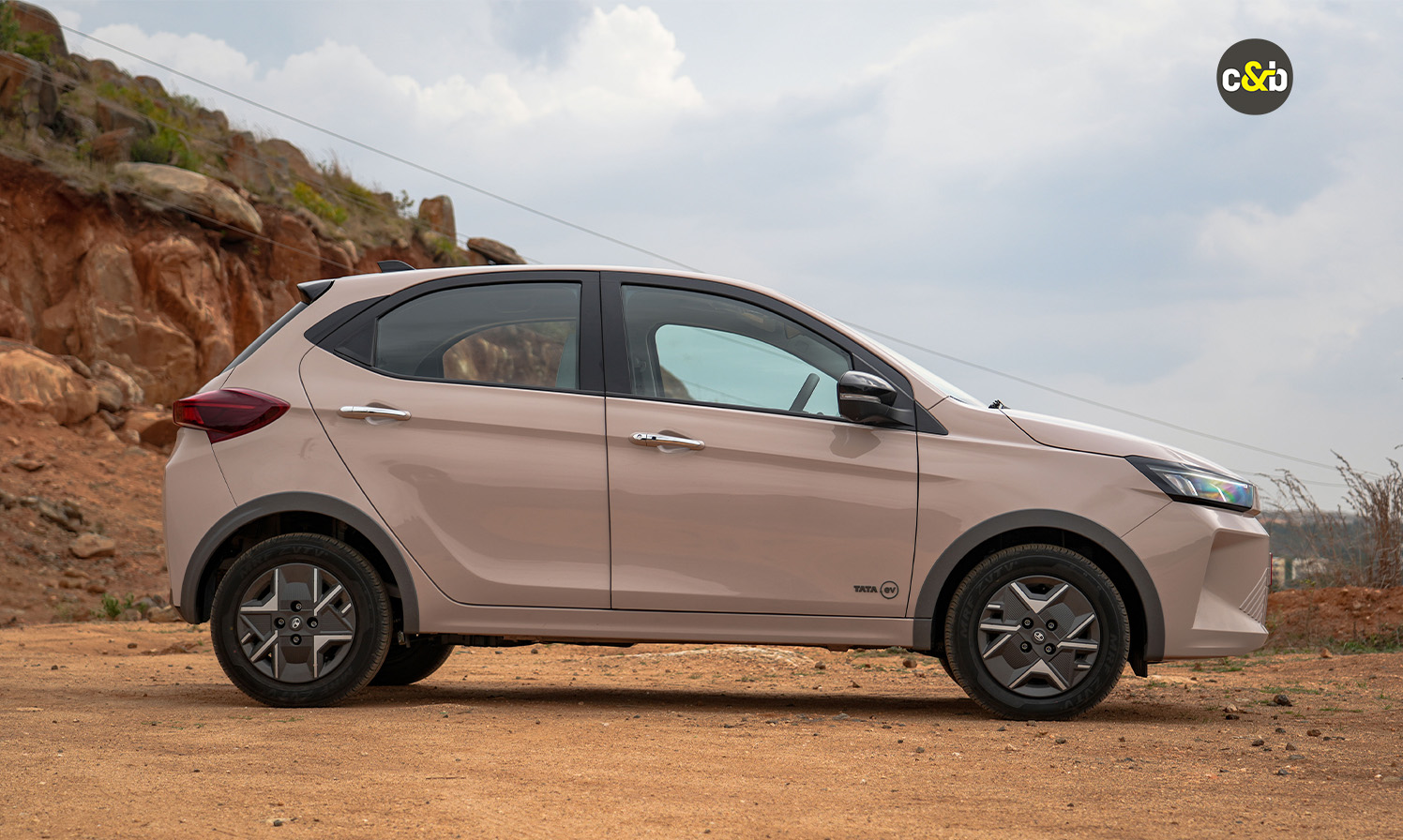 Tata Tiago ev web 6