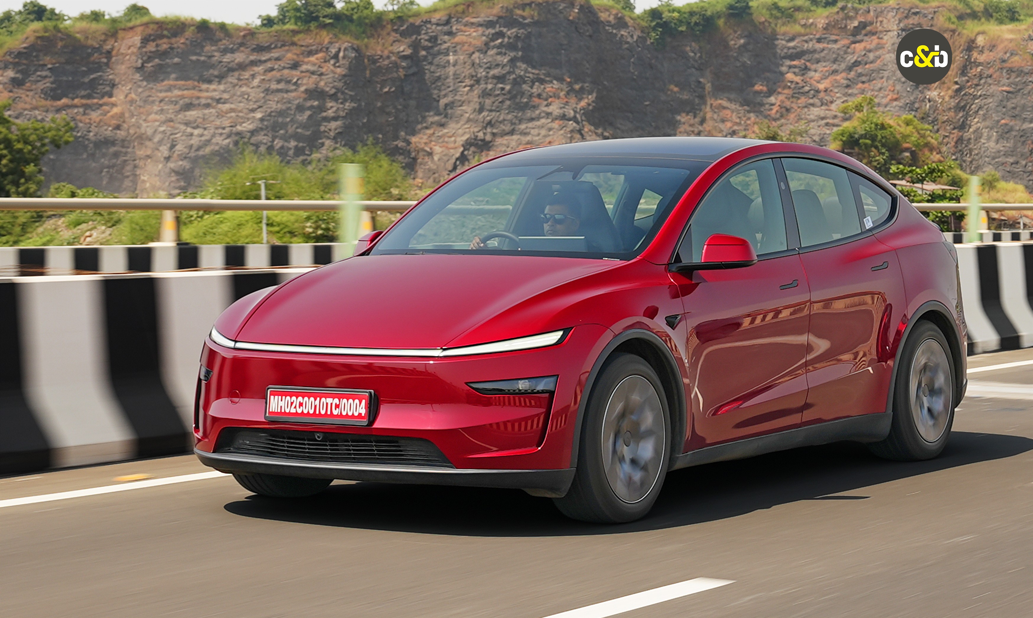 Tesla Model Y L Review: A 6-Seater Sportscar For The Family?