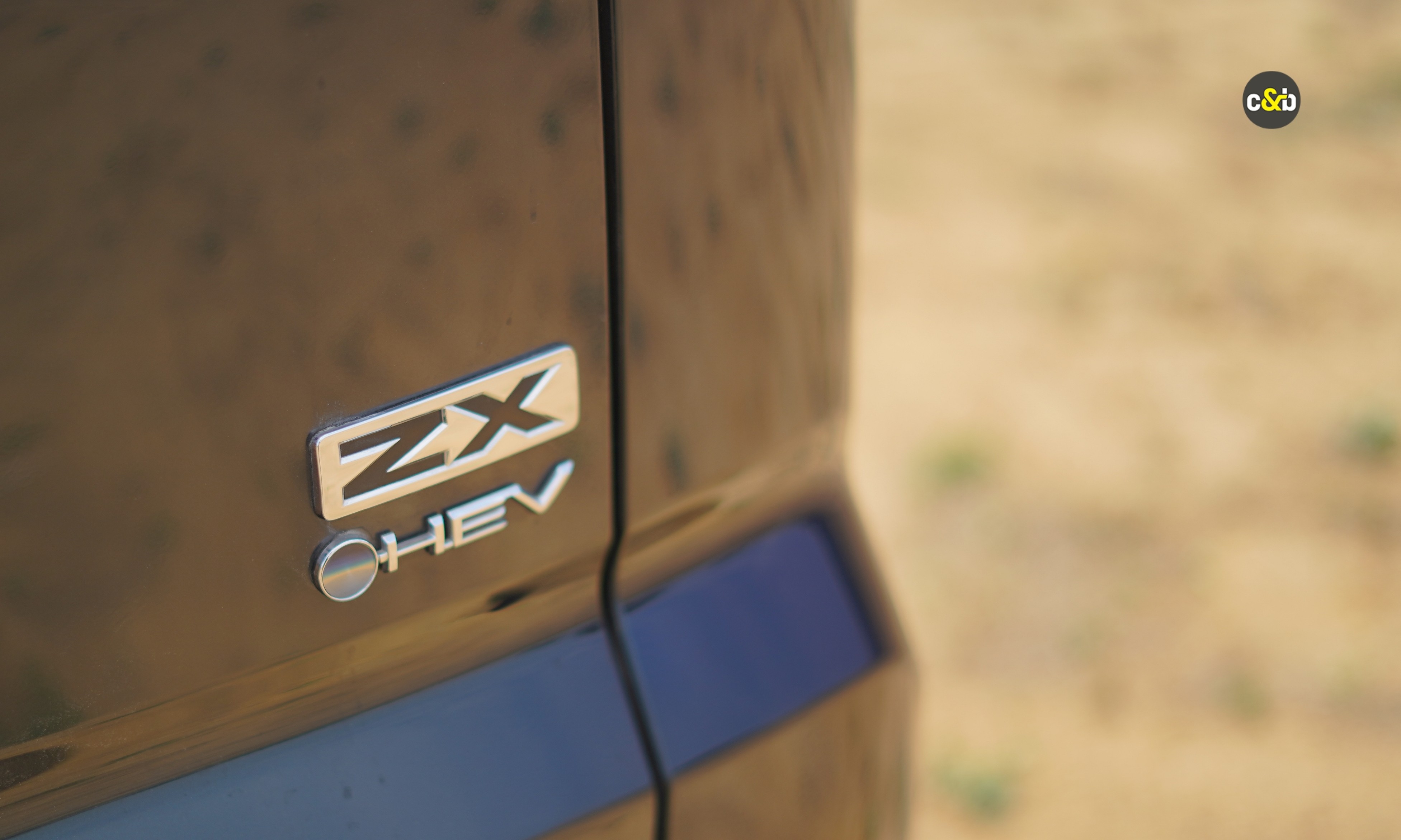 Toyota Innova Hycross and Mahindra Xev 9s m23