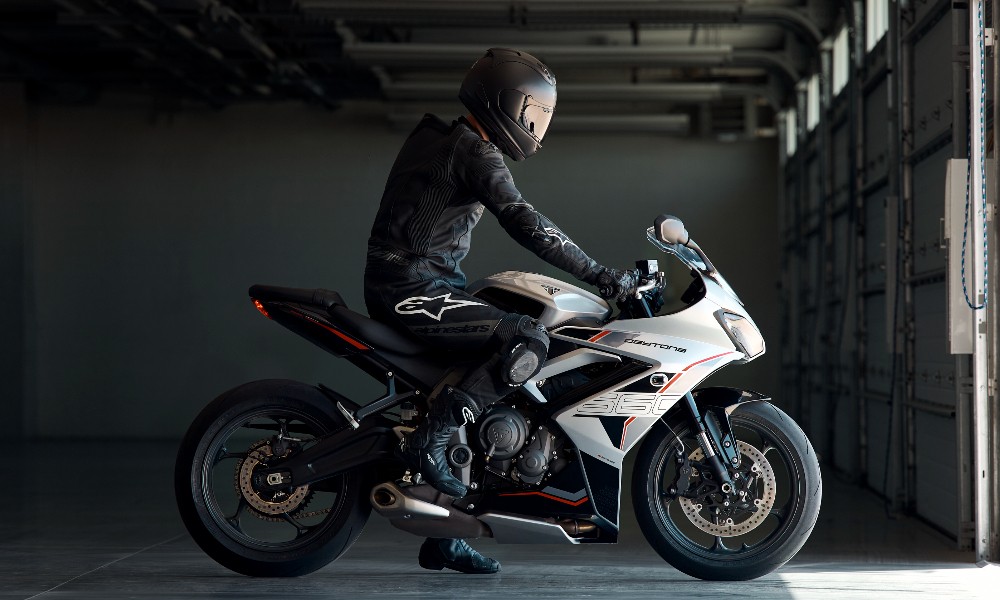 Triumph Daytona 2026 carandbike edited 3