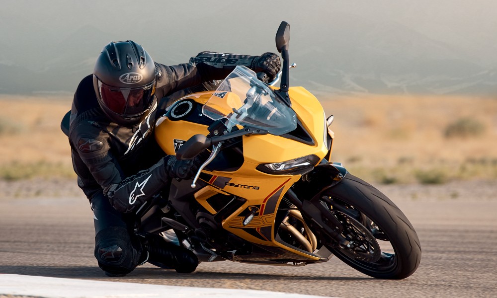 Triumph Daytona 2026 carandbike edited 4