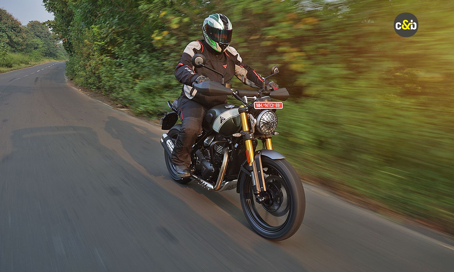 Triumph Scrambler 400 32