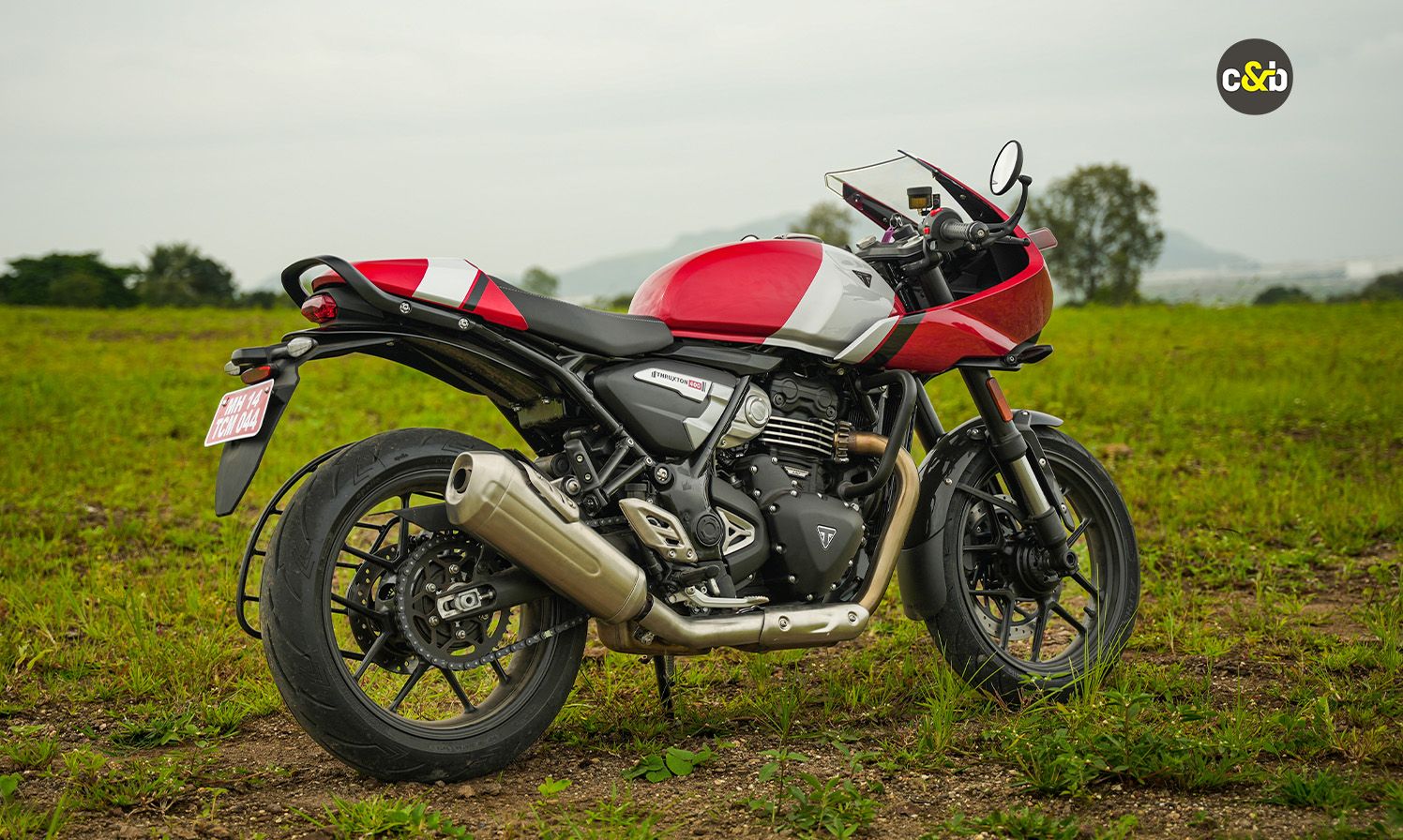 Triumph Thruxton 400 web 13