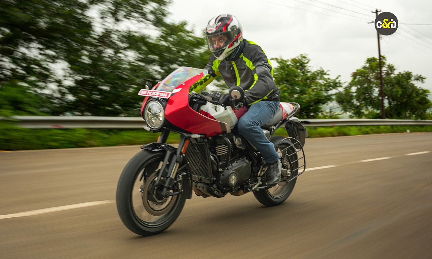 Triumph Thruxton 400 web 20
