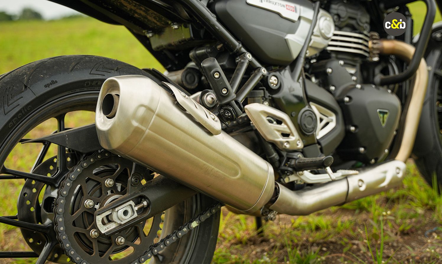 Triumph Thruxton 400 web 35