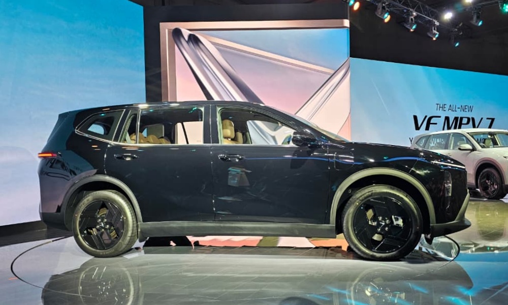 Vinfast MPV 7 1