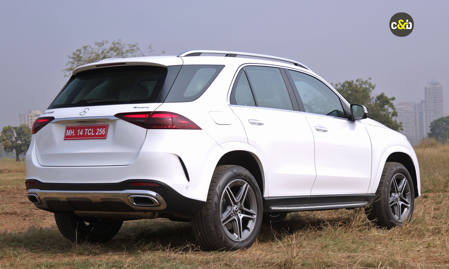 Mercedes Benz GLE 450 white 26