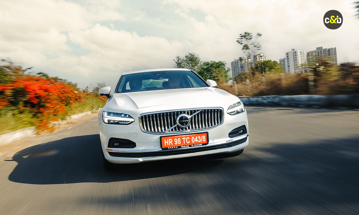 Volvo S90 Tracking 1