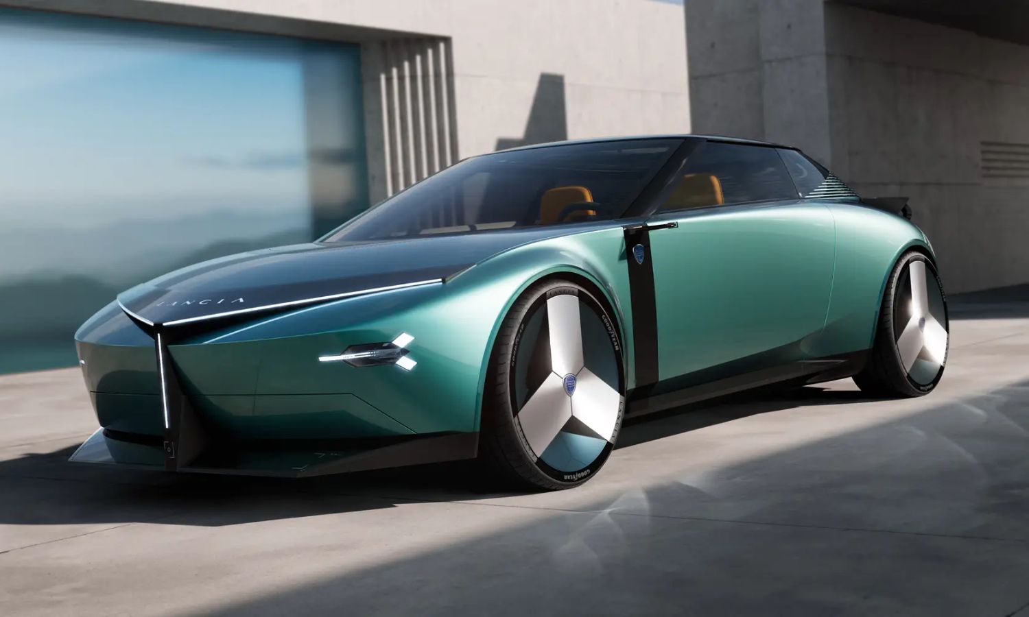 Lancia Unveils Pu+Ra HPE Concept