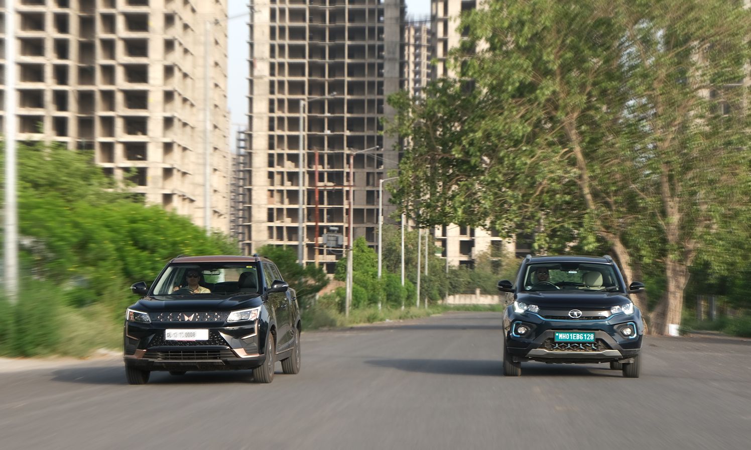 Mahindra XUV 400 VS TATA Nexon Max EV Action