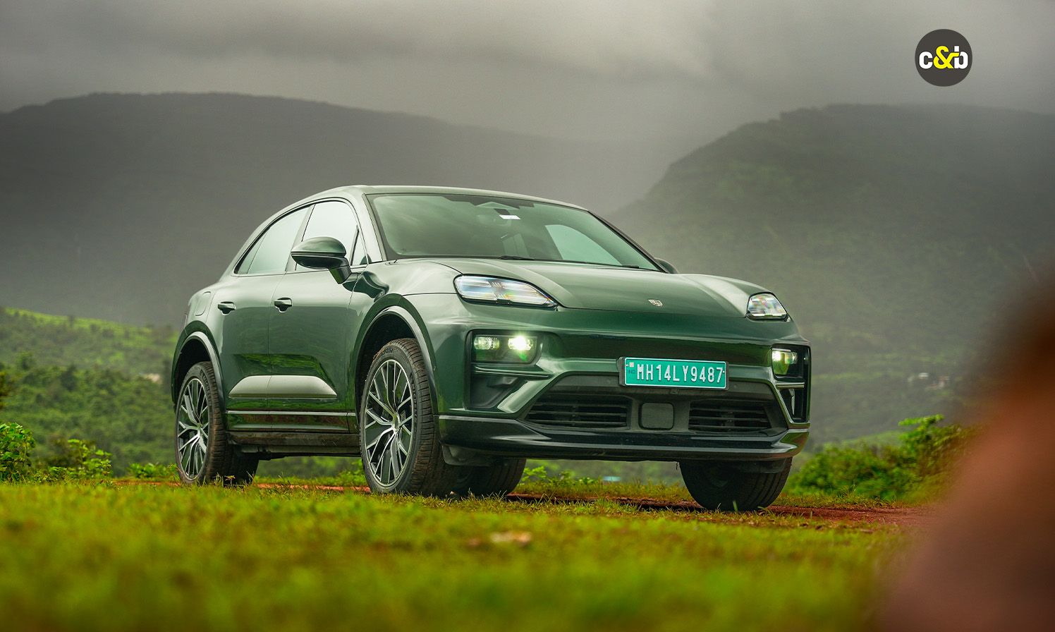 Porsche Macan Turbo EV Web 18