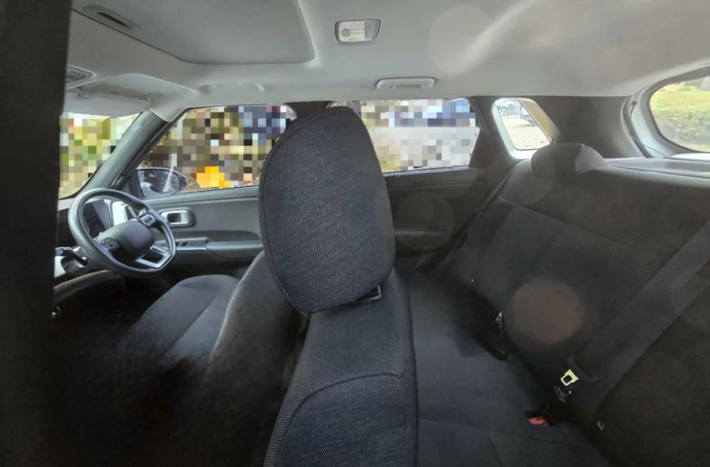 New Hyundai Venue Spotted Undisguised Exterior Interior Details 5