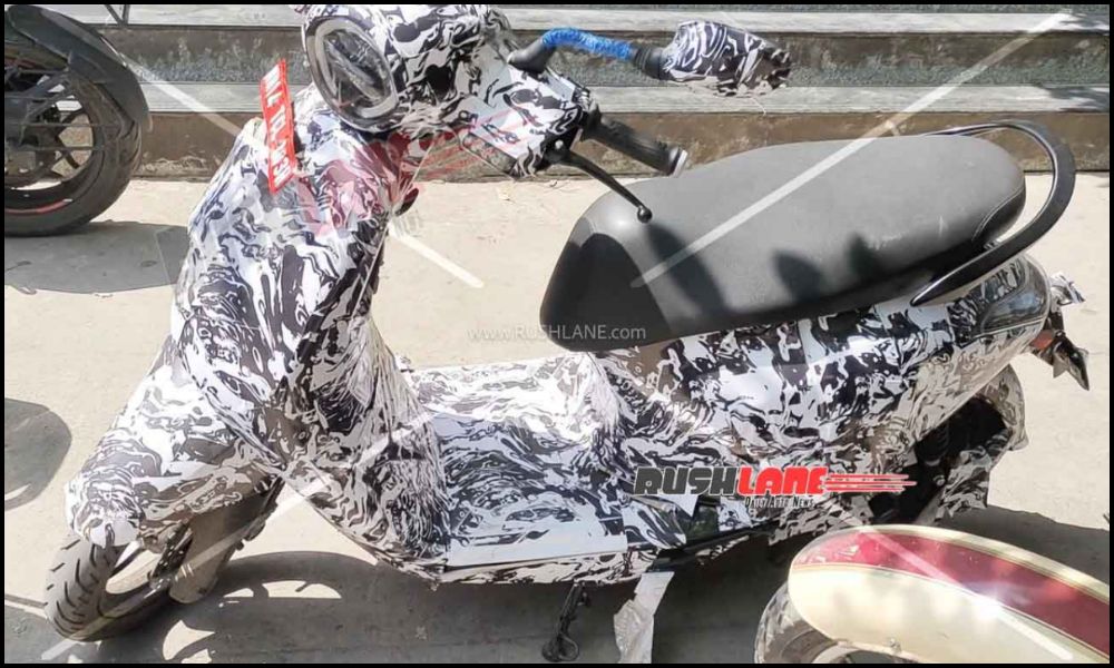 New Bajaj Chetak Spied With Hub Motor 1