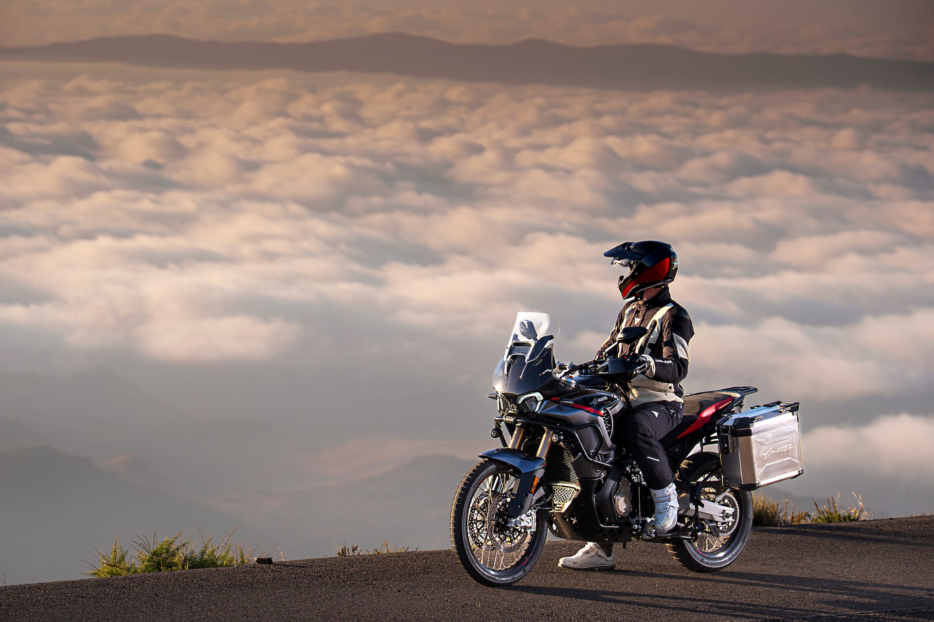MV Agusta Enduro Veloce my26 04