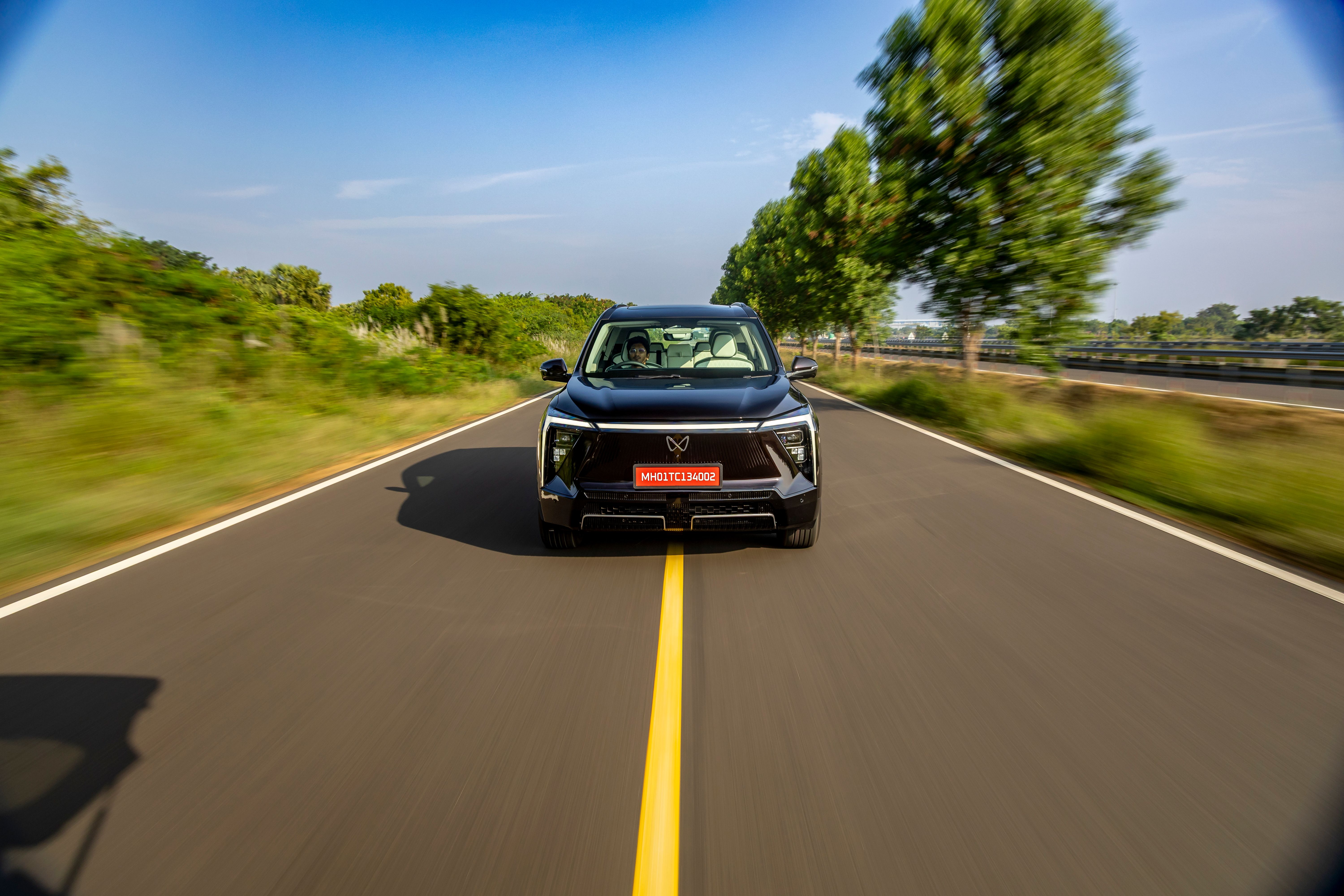 Mahindra XEV 9 S 3 1
