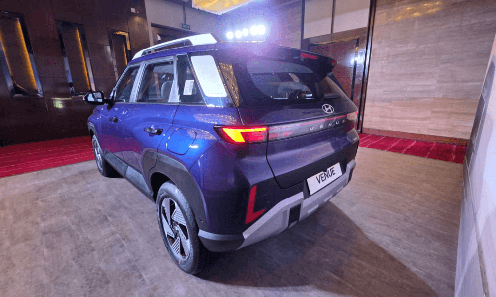 New Hyundai Venue Images Details Price Specifications Colours Pictures Exterior Interior carandbike 1
