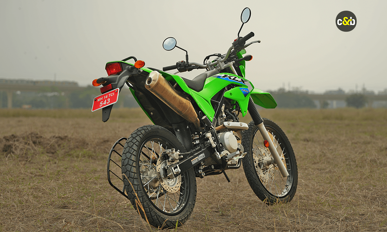 Hero Xpulse 210 Vs Kawasaki KLX 230 review comparison carandbike 27