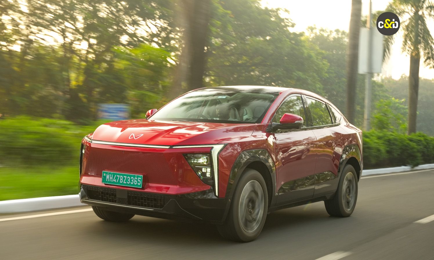 Mahindra XEV 9 E web 20