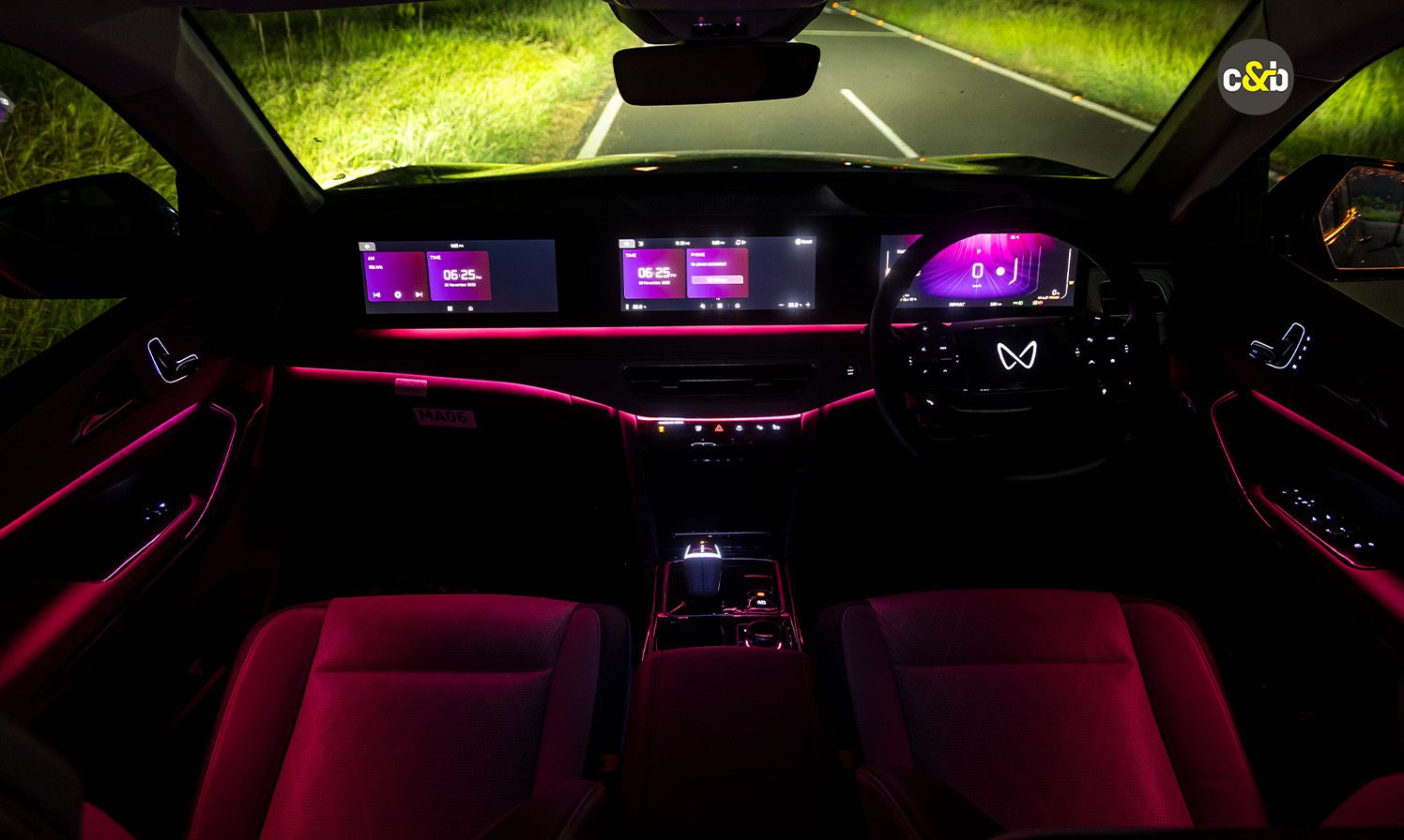 Mahindra XEV 9 S web 44