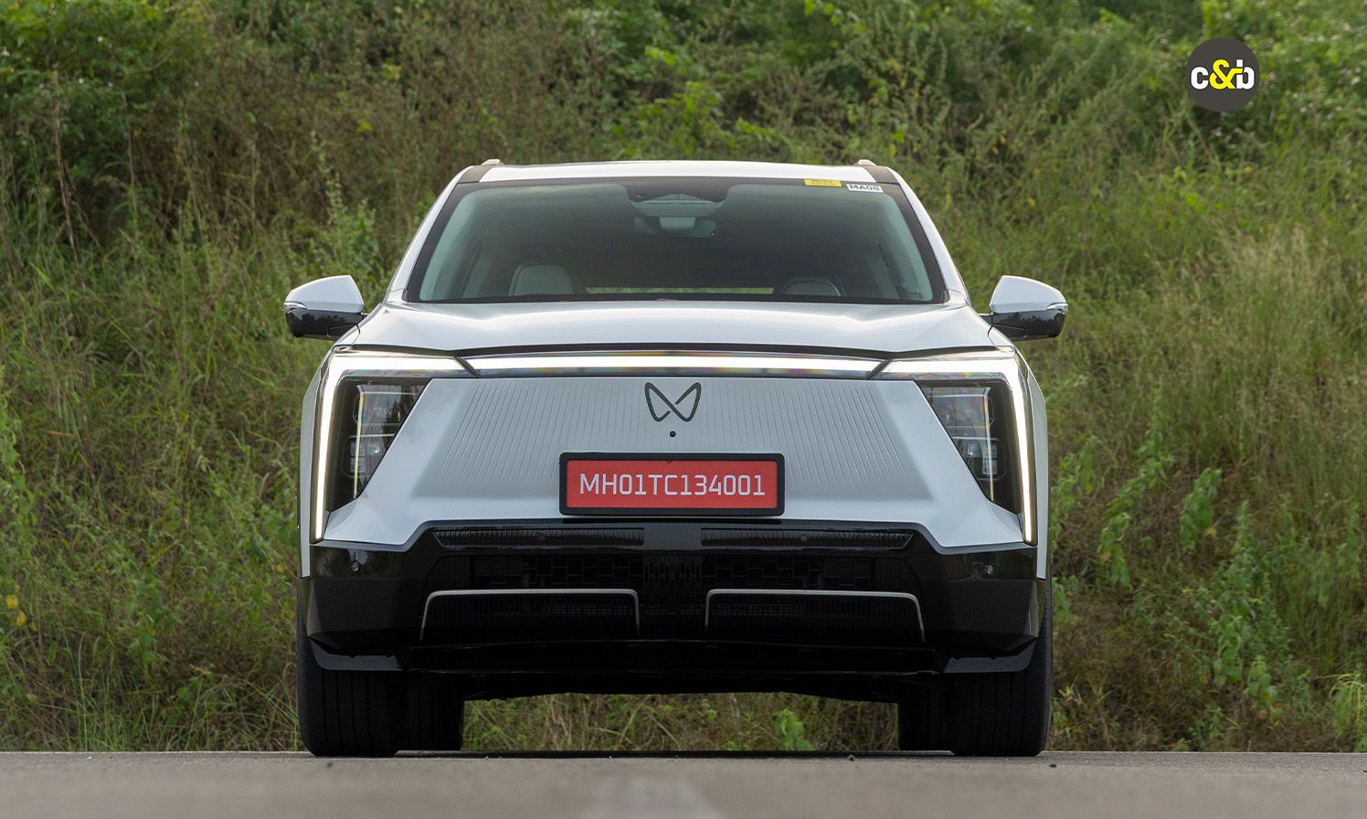 Mahindra XEV 9 S web 7