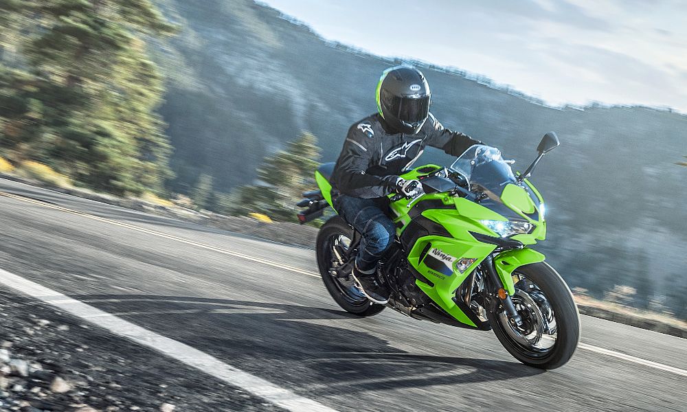 2026 Kawasaki Ninja 650 edited carandbike 3