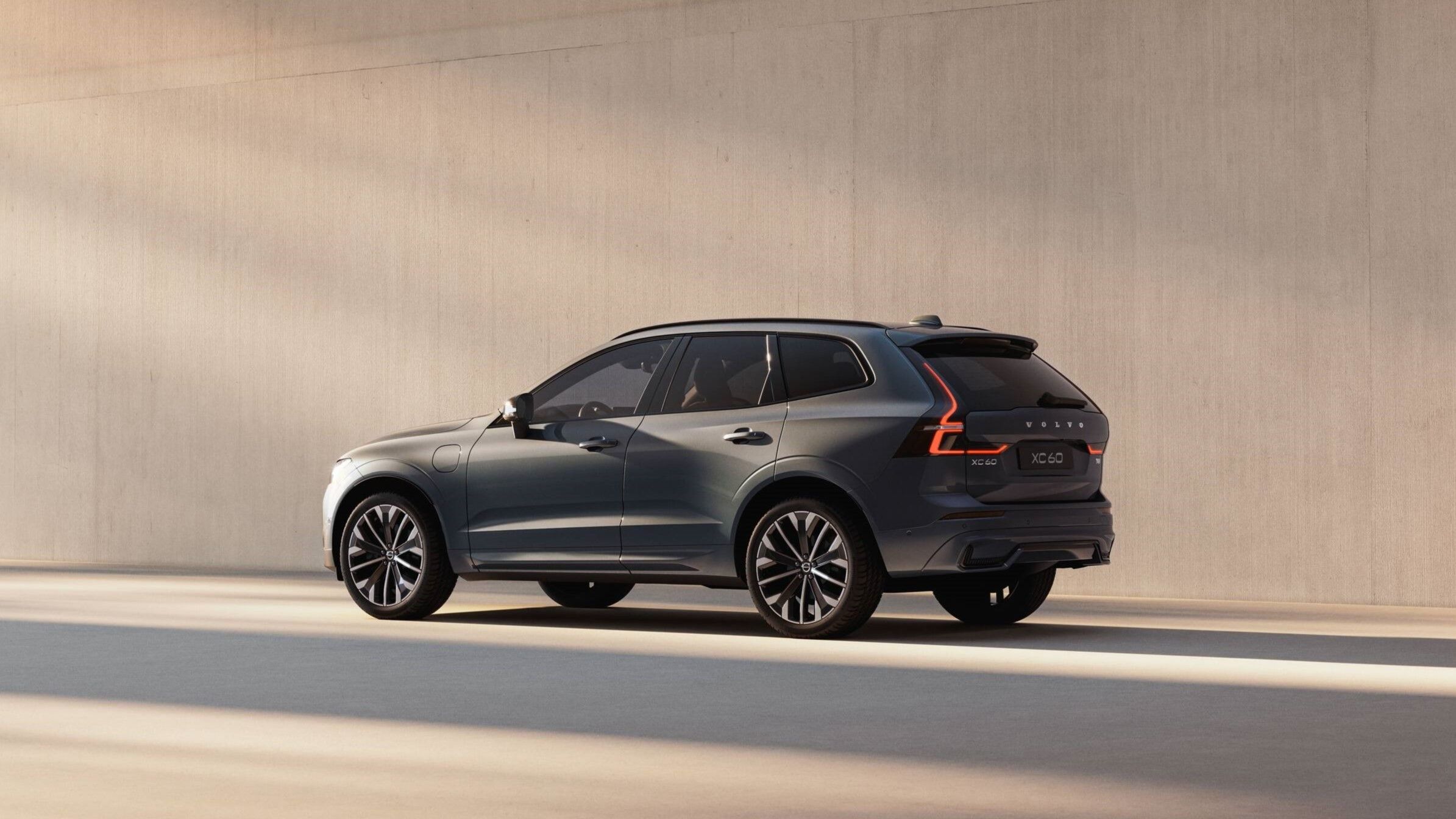 340817 Refreshed Volvo XC 60 exterior