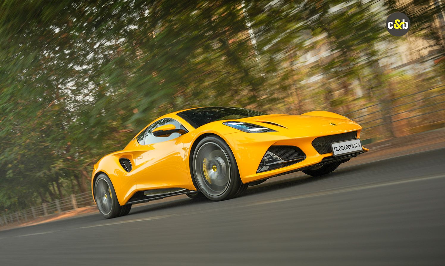 Lotus Emira Web 15