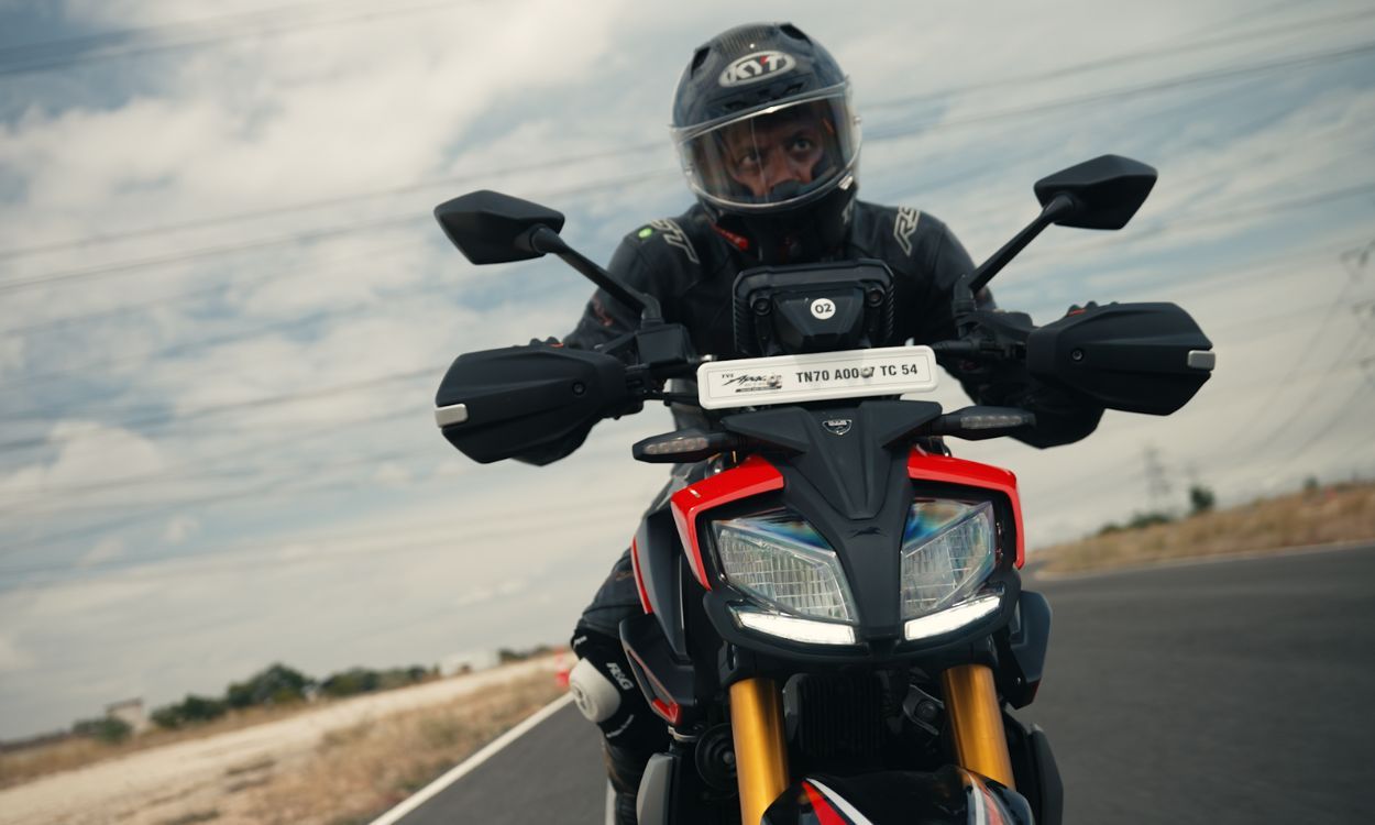 2025 TVS Apache RTR 310 m4