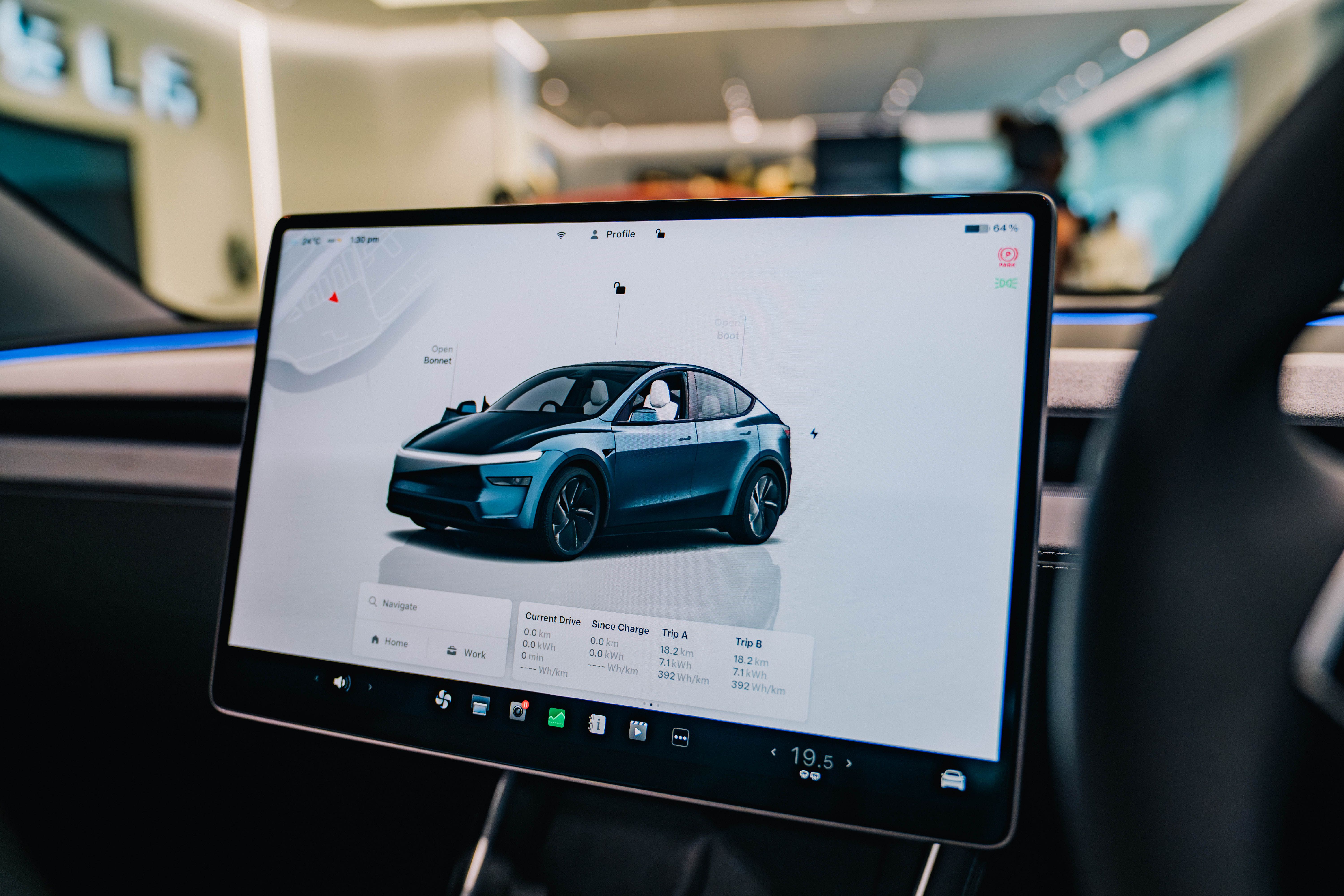Tesla Model Y 12 of 39