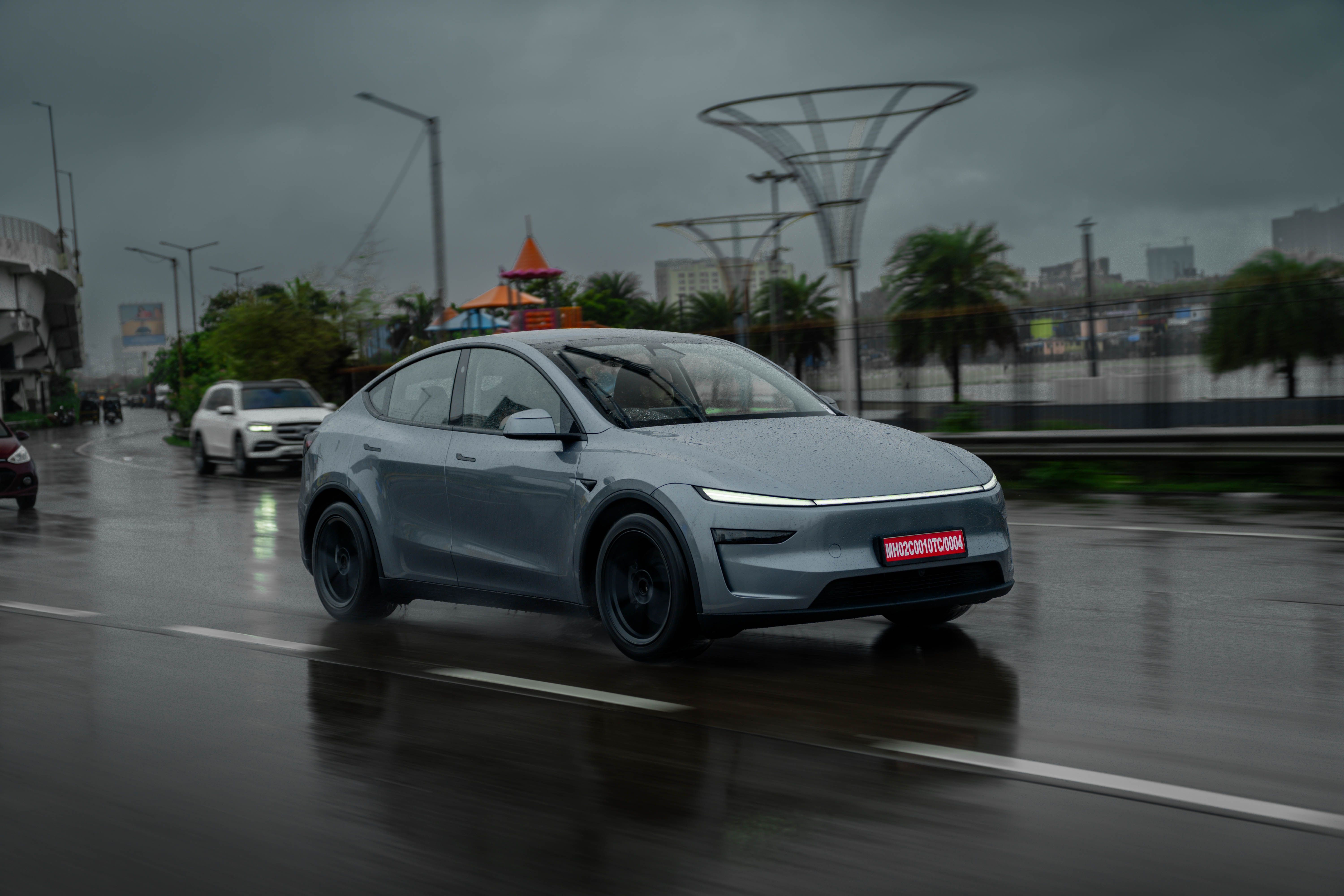 Tesla Model Y 16 of 39