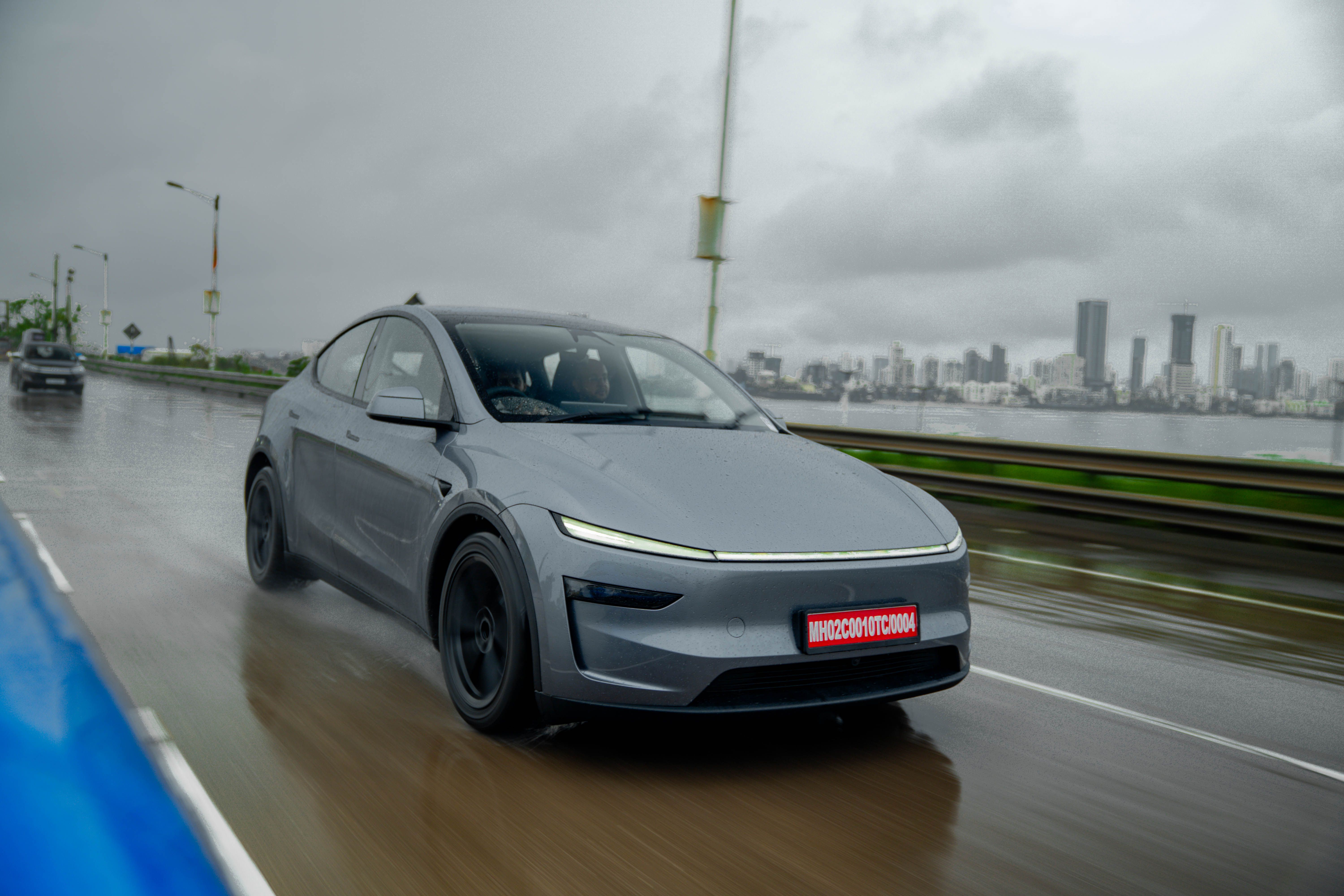 Tesla Model Y 18 of 39