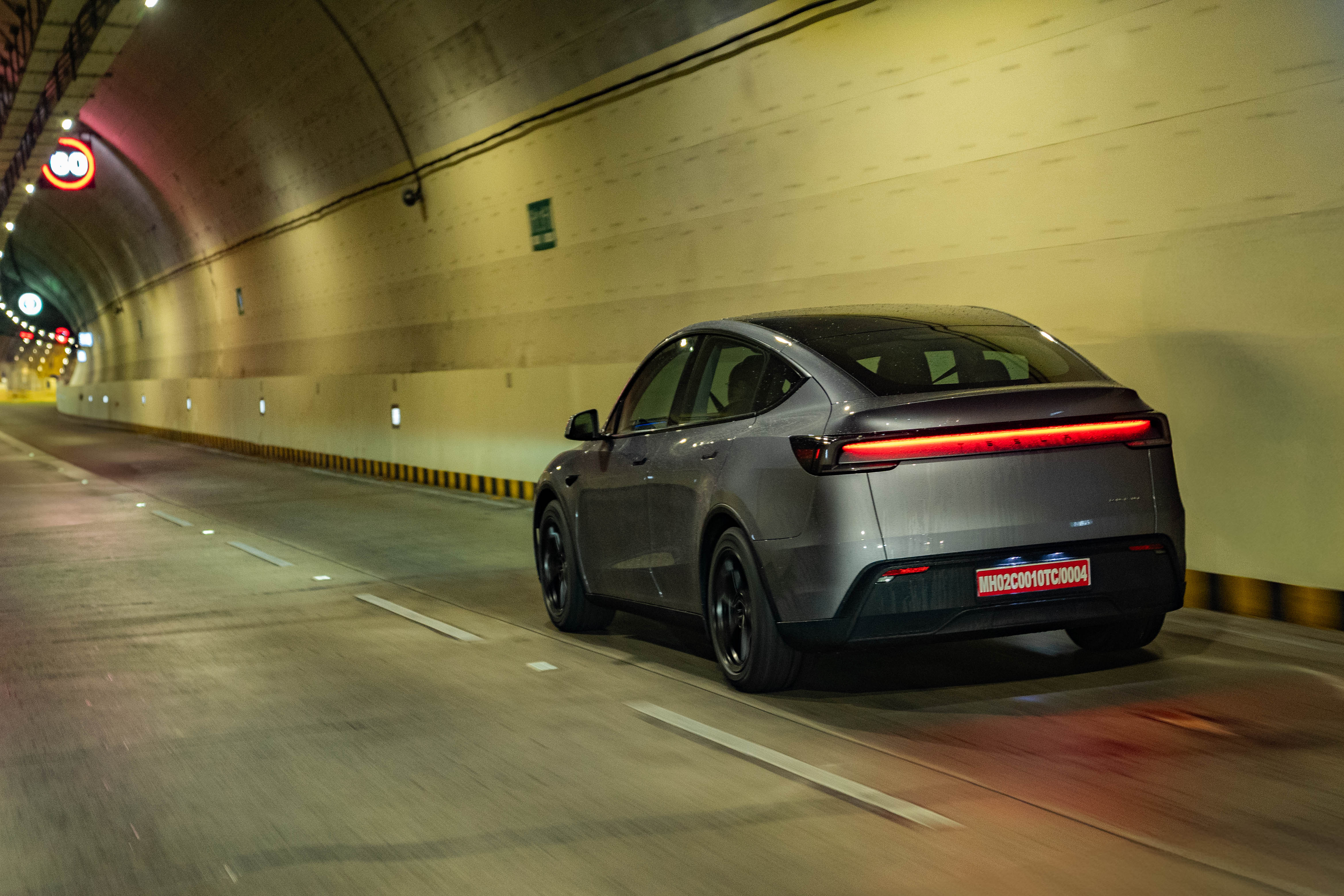 Tesla Model Y 21 of 39