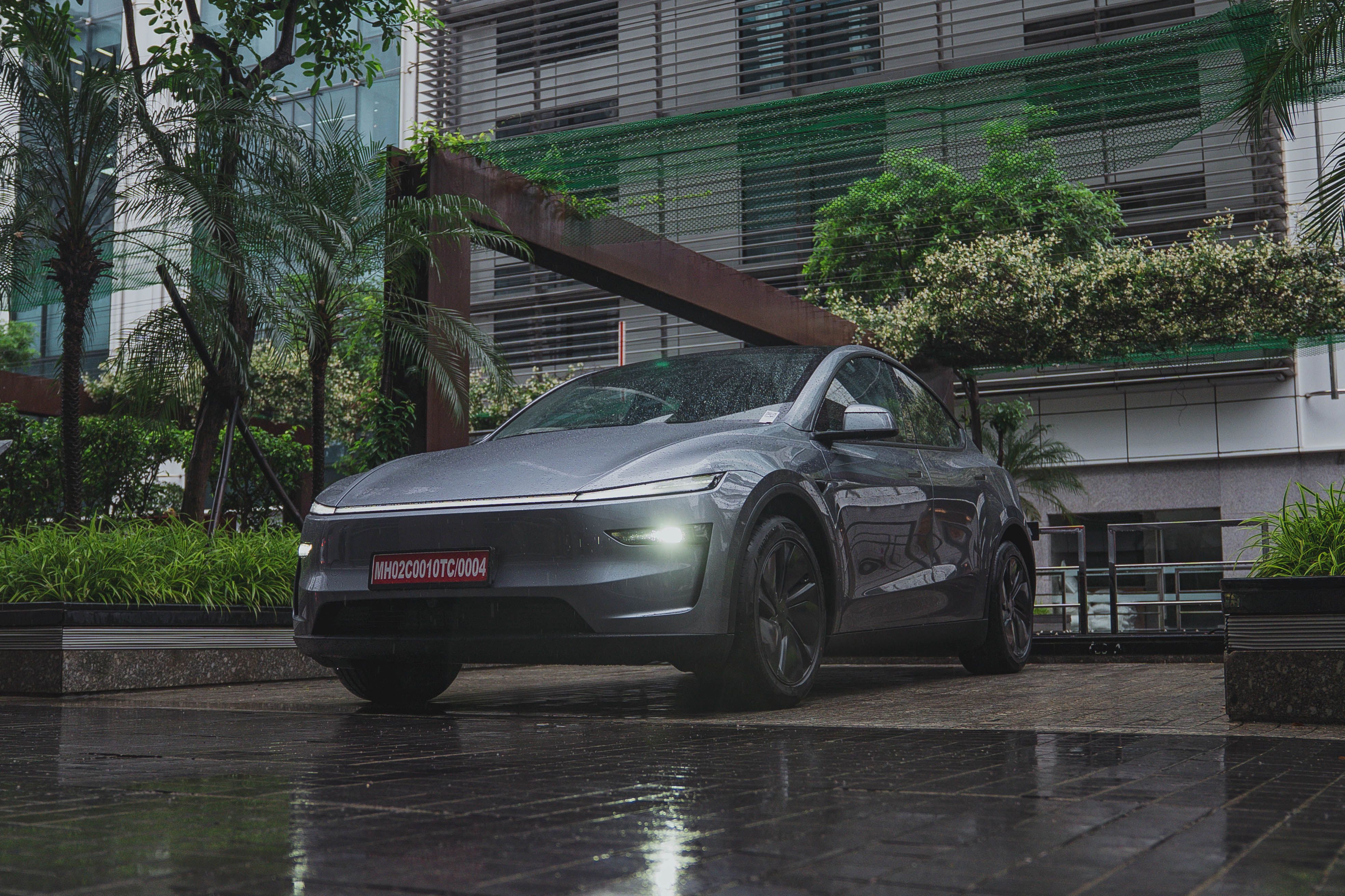 Tesla Model Y 26 of 39