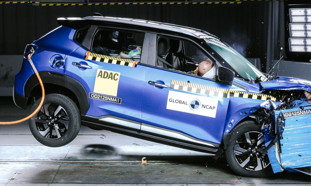 nissan magnite crash test carandbike 1