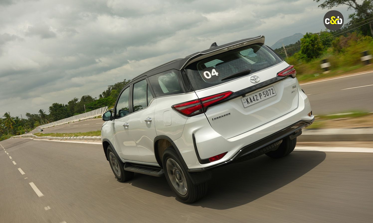 Toyota Fortuner Neo web 15