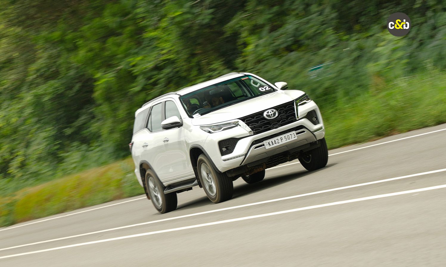Toyota Fortuner Neo web 16