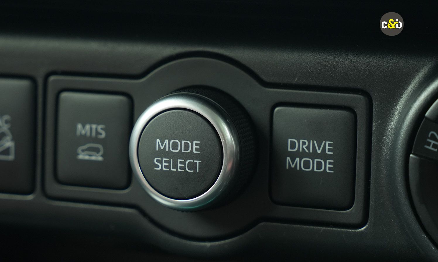 Toyota Fortuner Neo web 7