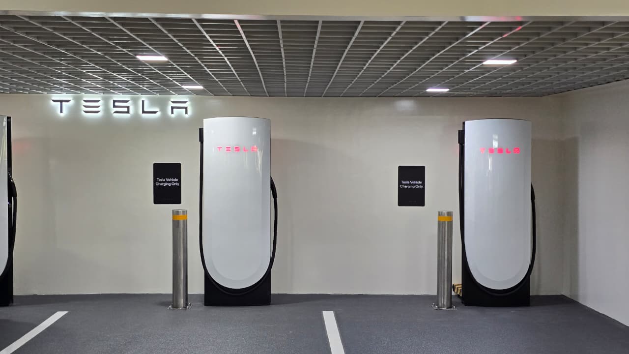 Tesla Supercharger 1