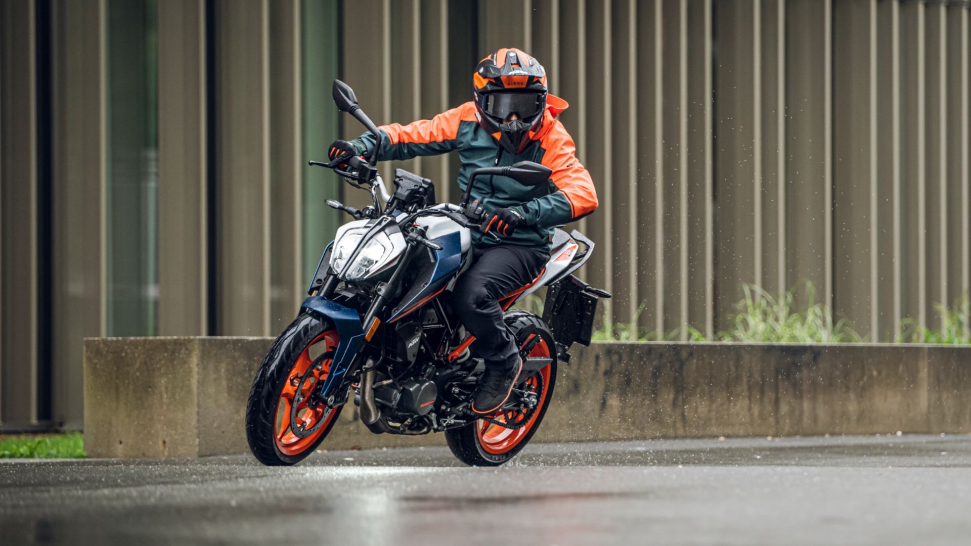 2025 KTM 160 Duke m2