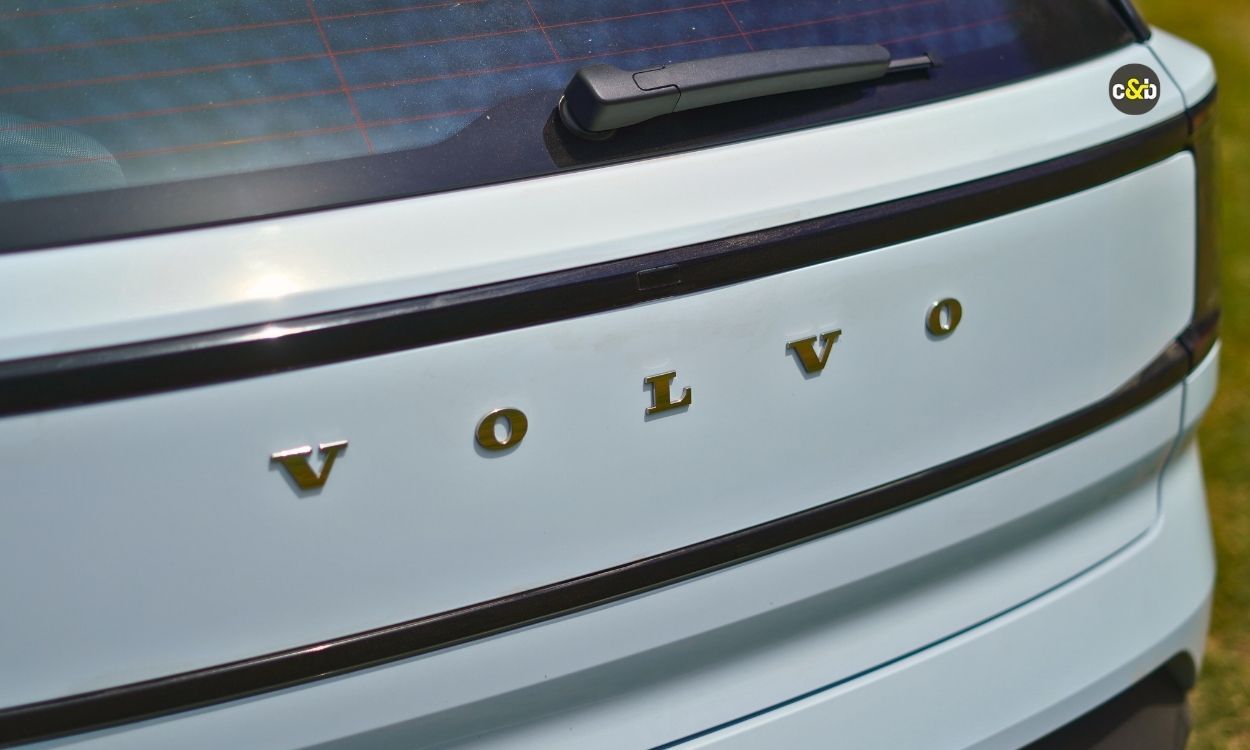 2025 Volvo EX 30 m8