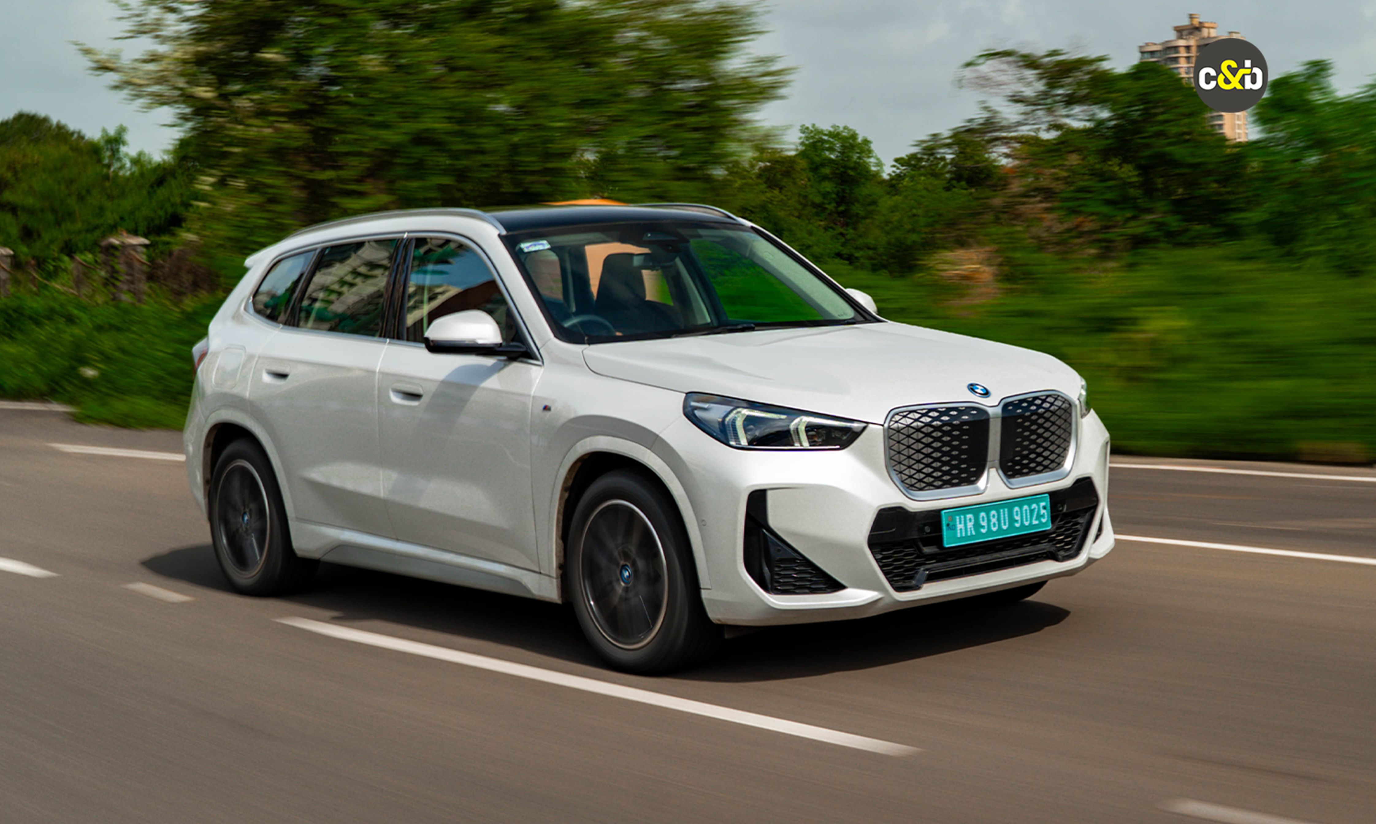 BMW i X1 14