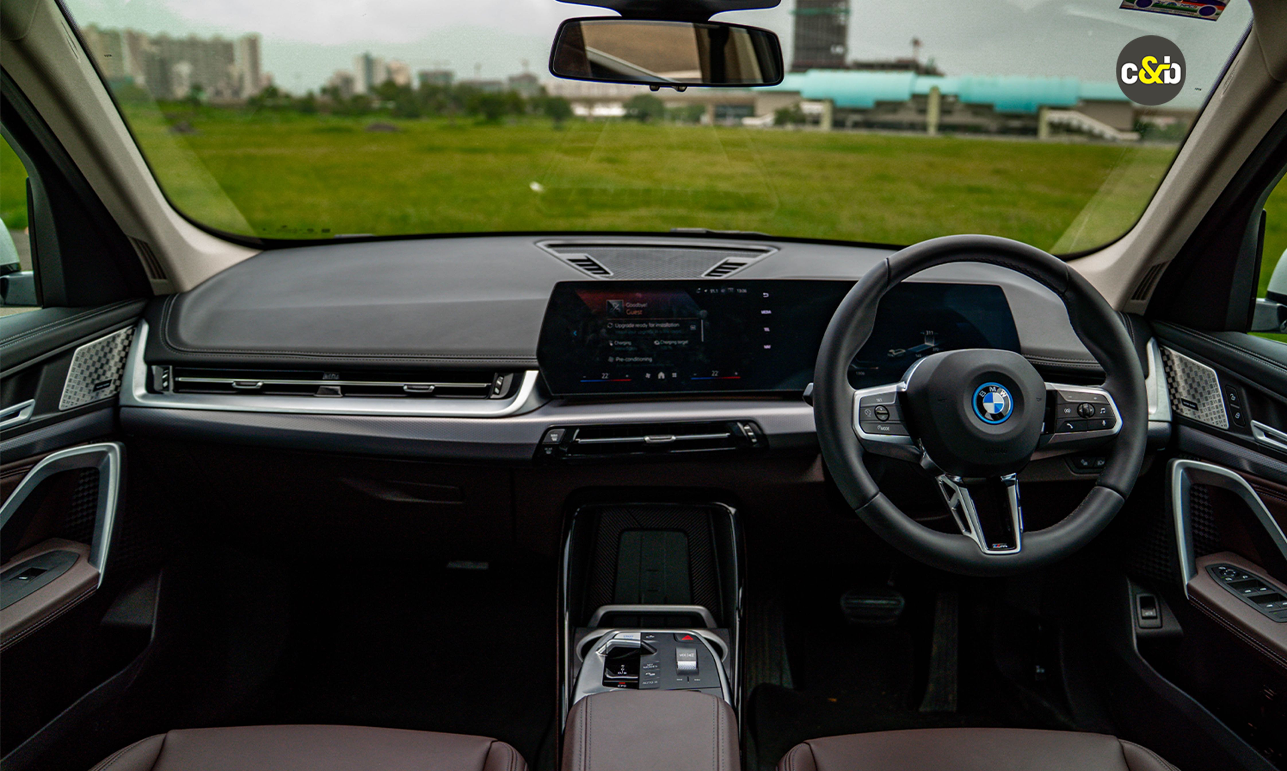 BMW i X1 19