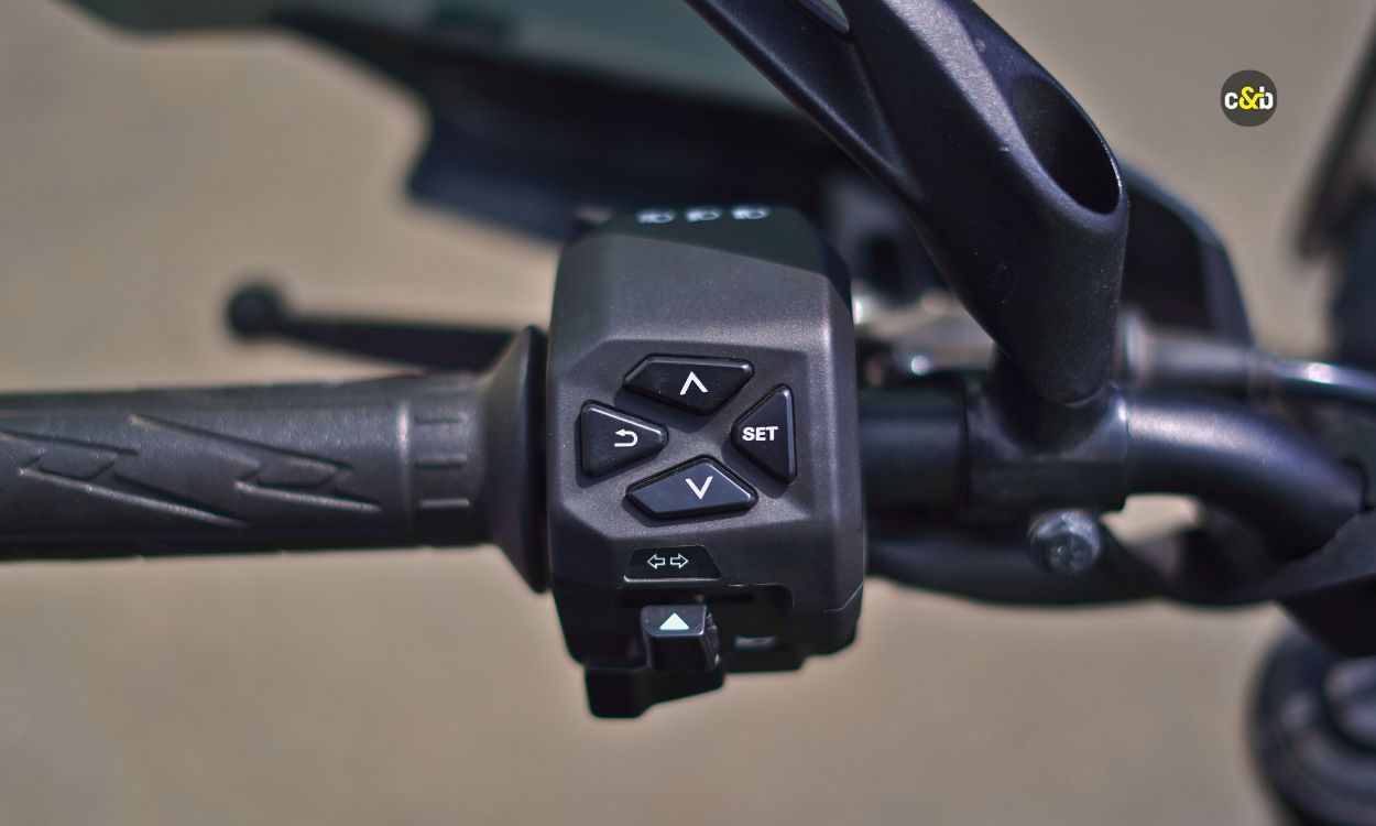 2025 Bajaj Dominar 400 m22
