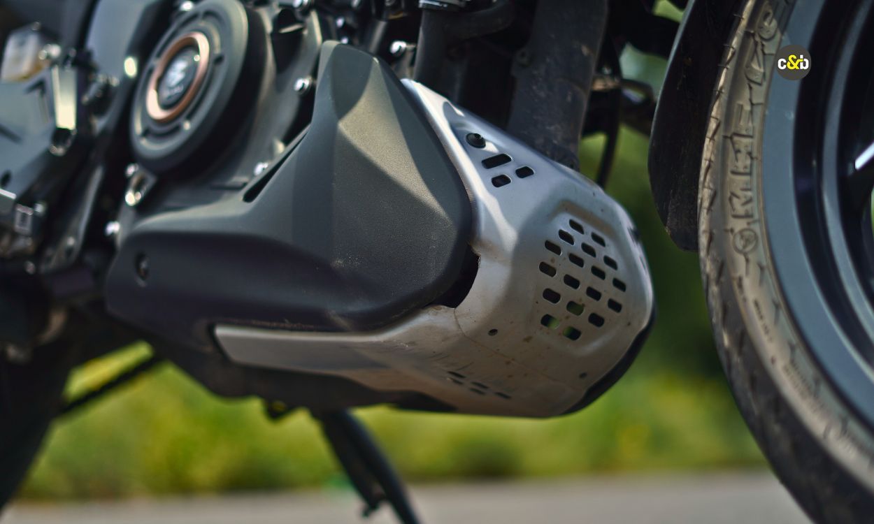 2025 Bajaj Dominar 400 m26
