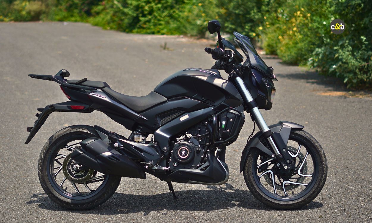2025 Bajaj Dominar 400 m2